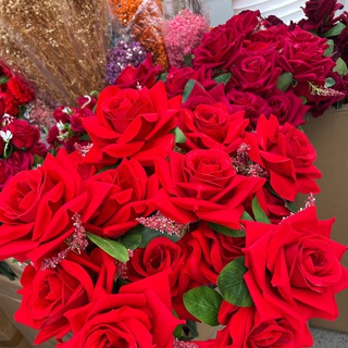Ayoub Pour les roses artificielles