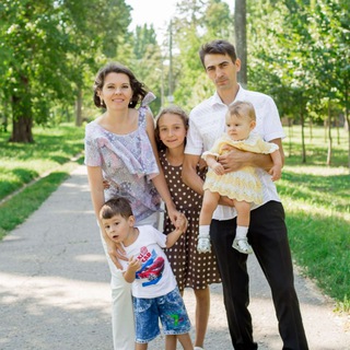 Счастливая семья 👩‍👧👨‍👧‍👦