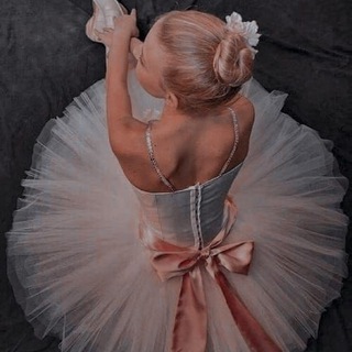 Елена Хейл