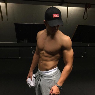 @GayChatParisMan