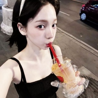 @qwxoxz